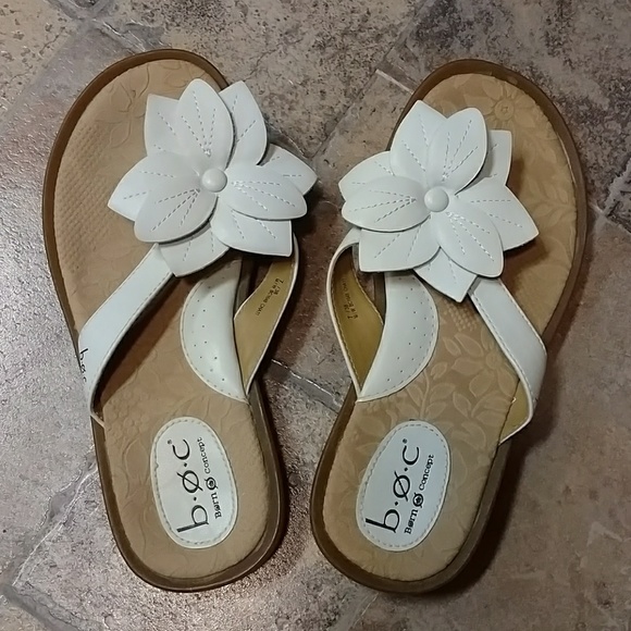 boc flip flops born